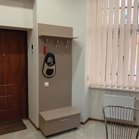 Two-Bedroom Apartment In 10 Min To The Opera Theatre Lviv Exterior photo