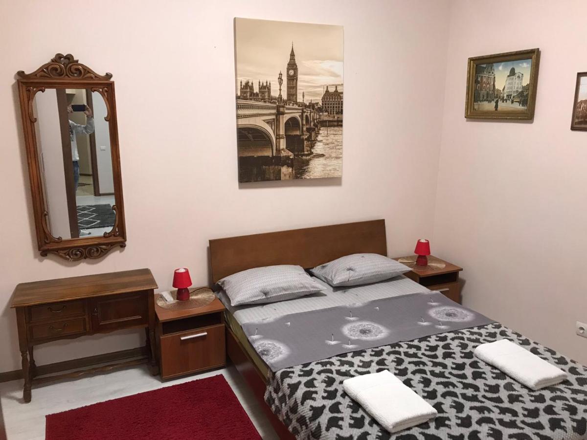Two-Bedroom Apartment In 10 Min To The Opera Theatre Lviv Exterior photo